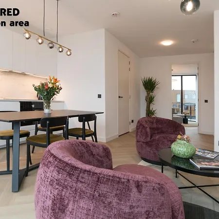 Levelup Guest house *